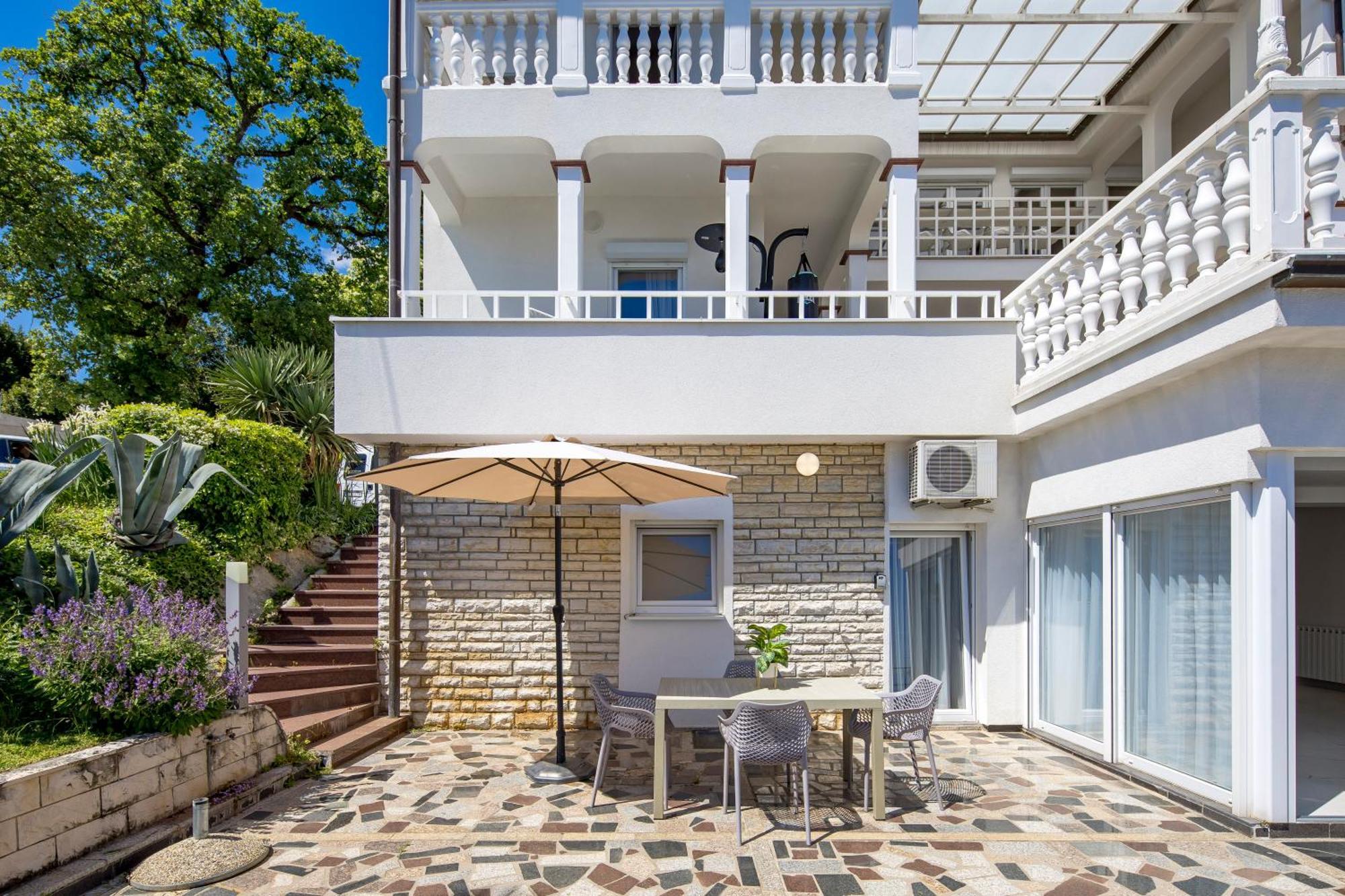 Villa Garden Apartment With Pool Opatija Extérieur photo